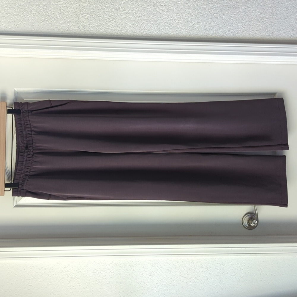 NWOT - lululemon Softstreme High Rise Pants Regular - Sequoia - Size 6 - Picture 3 of 9